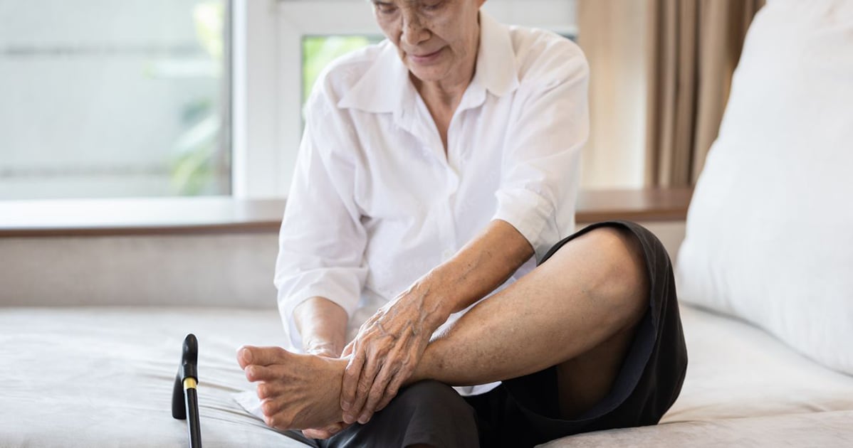 Senior Foot Care l Podiatry Associates of Indiana